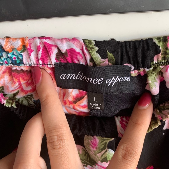 Floral party shorts - Picture 2 of 4